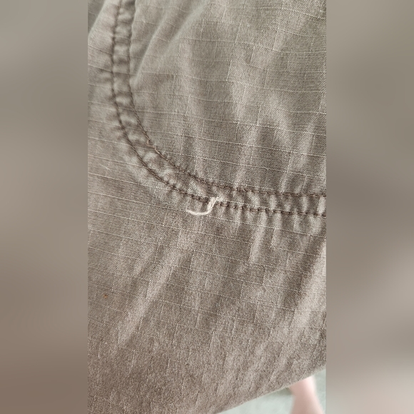 (10) Women's Columbia Shorts - Picture 7 of 7